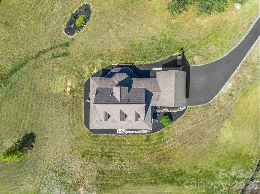 121 Emerald Parkway, Rutherfordton, NC 28139.  MLS# CAR4376283, YatesRealty ID 21109. 