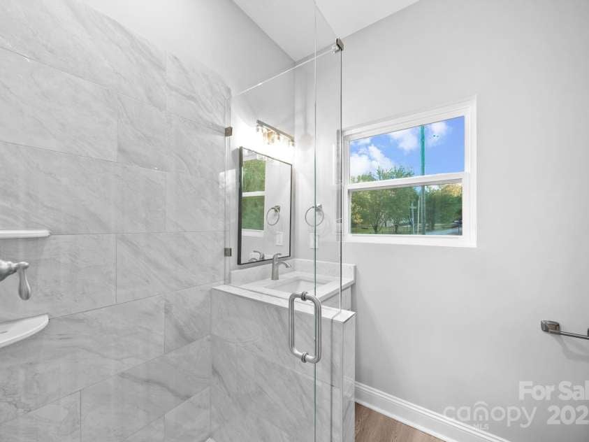 400 El Bethel Road, Kings Mountain, NC 28086.  MLS# CAR4315708, YatesRealty ID 2111. 2nd Full Bathroom