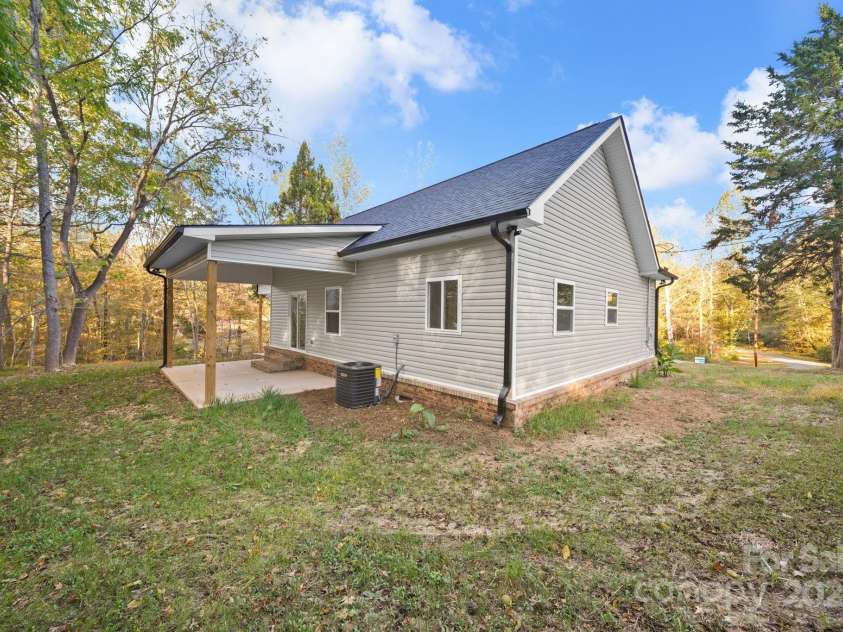 400 El Bethel Road, Kings Mountain, NC 28086.  MLS# CAR4315708, YatesRealty ID 2111. 