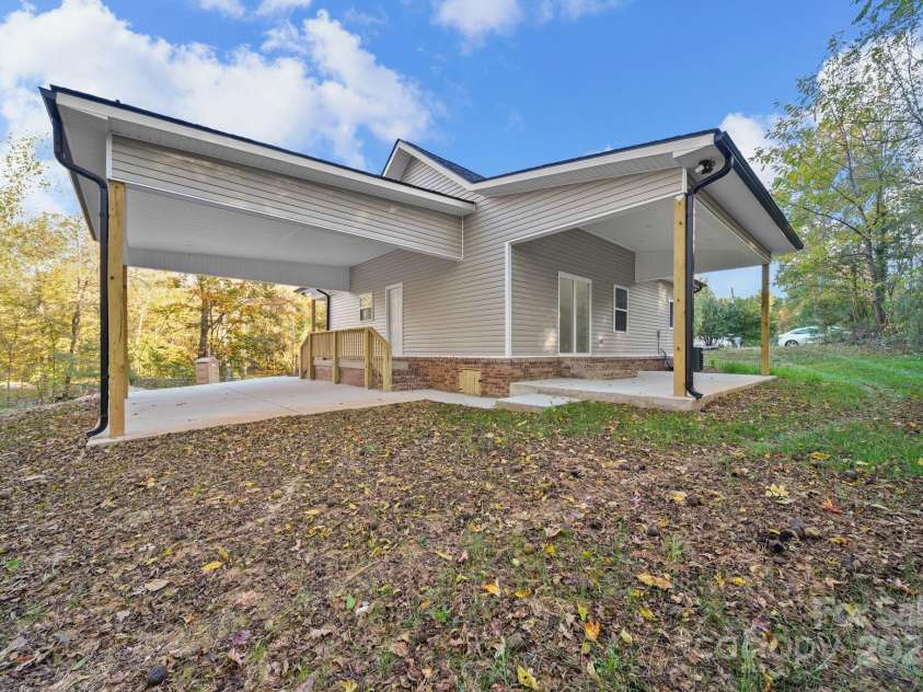 400 El Bethel Road, Kings Mountain, NC 28086.  MLS# CAR4315708, YatesRealty ID 2111. 