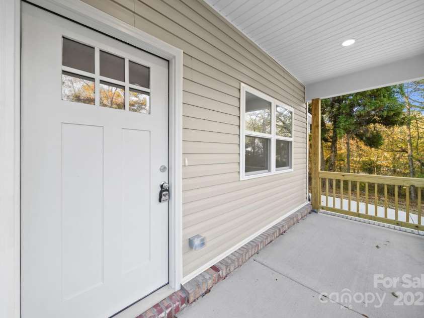 400 El Bethel Road, Kings Mountain, NC 28086.  MLS# CAR4315708, YatesRealty ID 2111. Front Porch