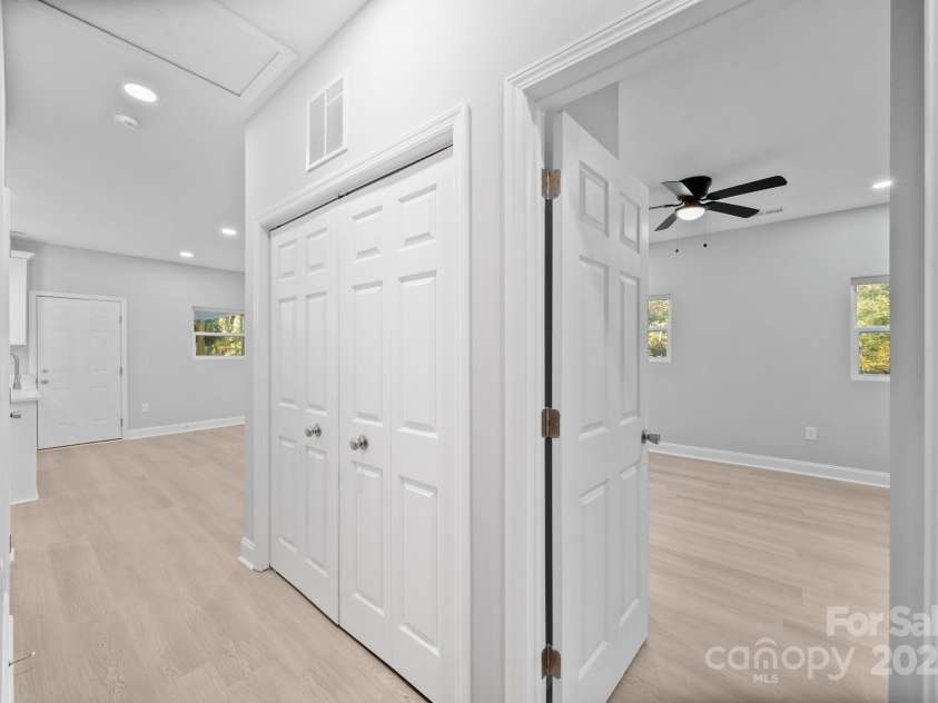 400 El Bethel Road, Kings Mountain, NC 28086.  MLS# CAR4315708, YatesRealty ID 2111. Hallway looking to living room