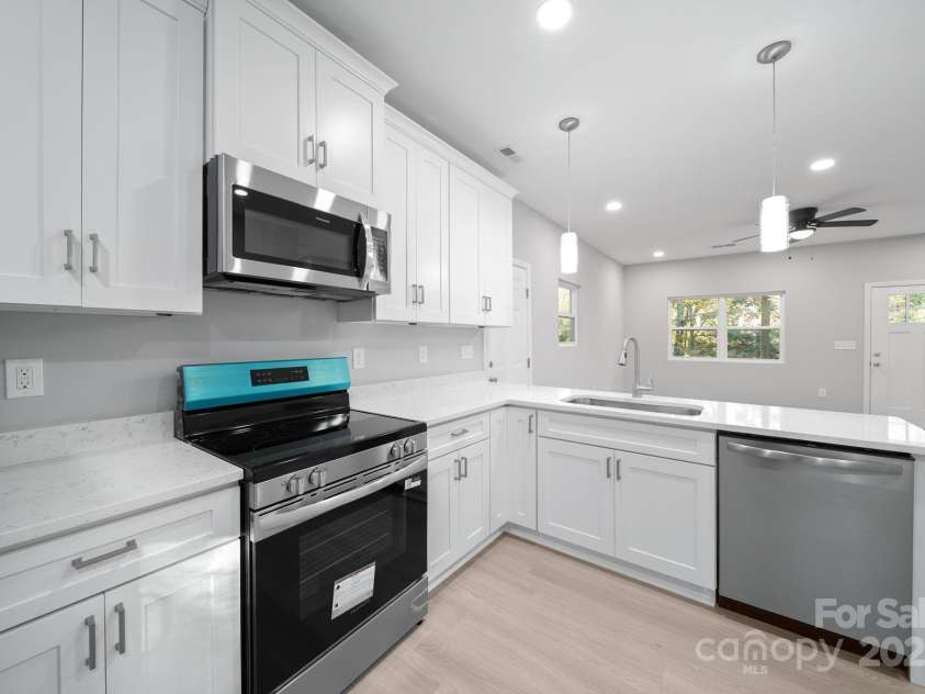 400 El Bethel Road, Kings Mountain, NC 28086.  MLS# CAR4315708, YatesRealty ID 2111. Kitchen