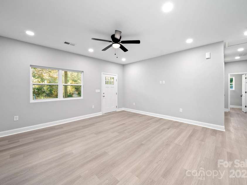 400 El Bethel Road, Kings Mountain, NC 28086.  MLS# CAR4315708, YatesRealty ID 2111. Living room view of enty door and hallway