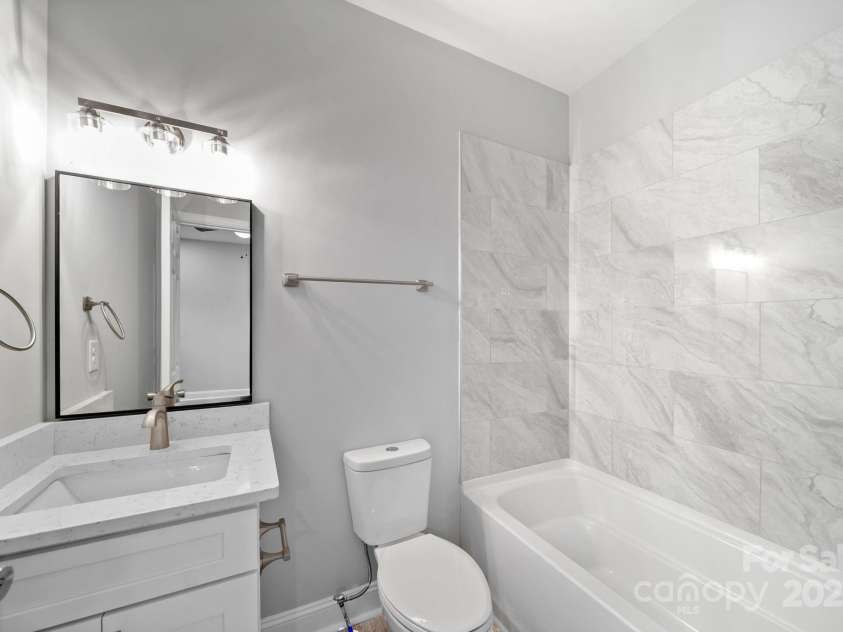 400 El Bethel Road, Kings Mountain, NC 28086.  MLS# CAR4315708, YatesRealty ID 2111. Primary Bathroom