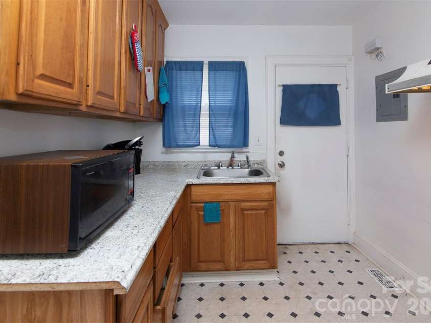 4414 Major Street, Charlotte, NC 28208.  MLS# CAR4349572, YatesRealty ID 2111. 