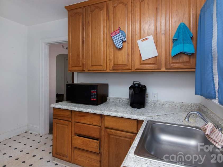 4414 Major Street, Charlotte, NC 28208.  MLS# CAR4349572, YatesRealty ID 2111. 