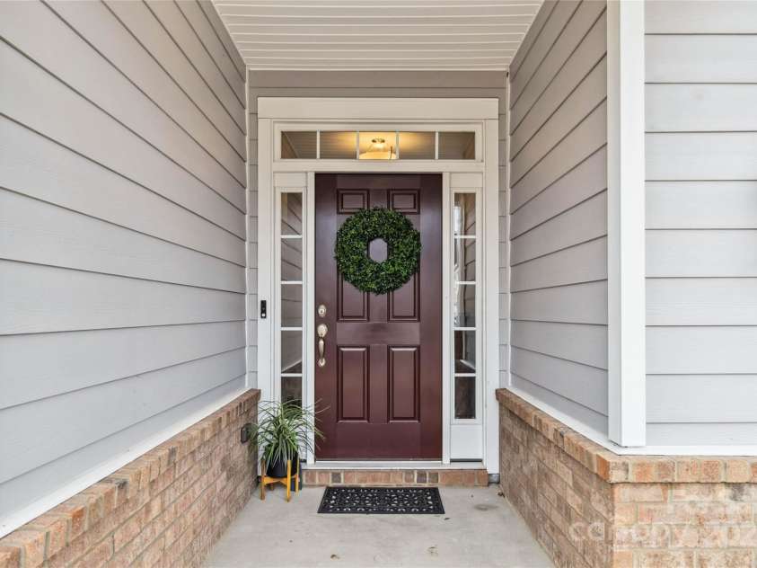 531 Red Wolf Lane, Clover, SC 29710.  MLS# CAR4224880, YatesRealty ID 2111. 