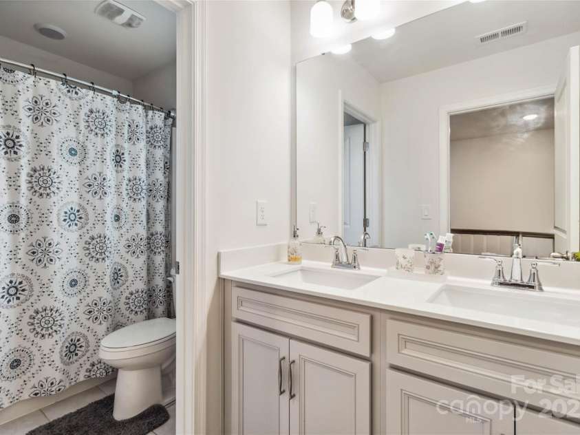 531 Red Wolf Lane, Clover, SC 29710.  MLS# CAR4224880, YatesRealty ID 2111. 