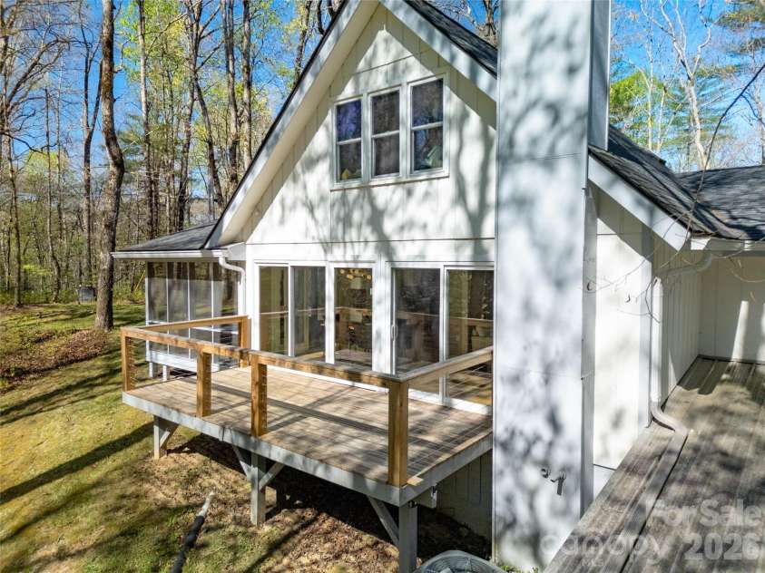 359 Rainbow Lake Drive, Brevard, NC 28712.  MLS# CAR4364404, YatesRealty ID 21110. 