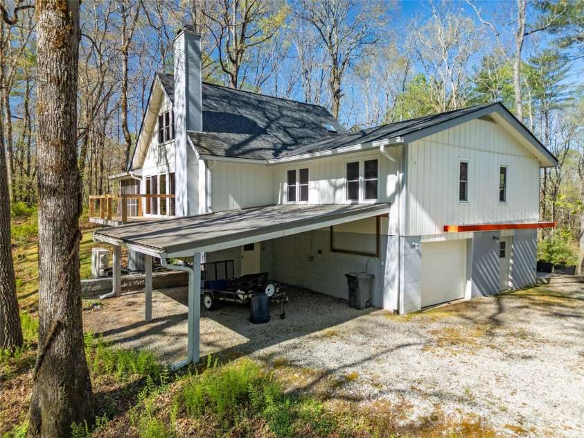 359 Rainbow Lake Drive, Brevard, NC 28712.  MLS# CAR4364404, YatesRealty ID 21110. 