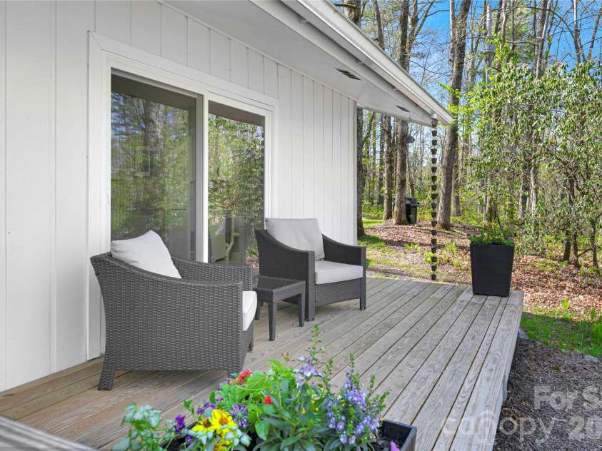 359 Rainbow Lake Drive, Brevard, NC 28712.  MLS# CAR4364404, YatesRealty ID 21110. 