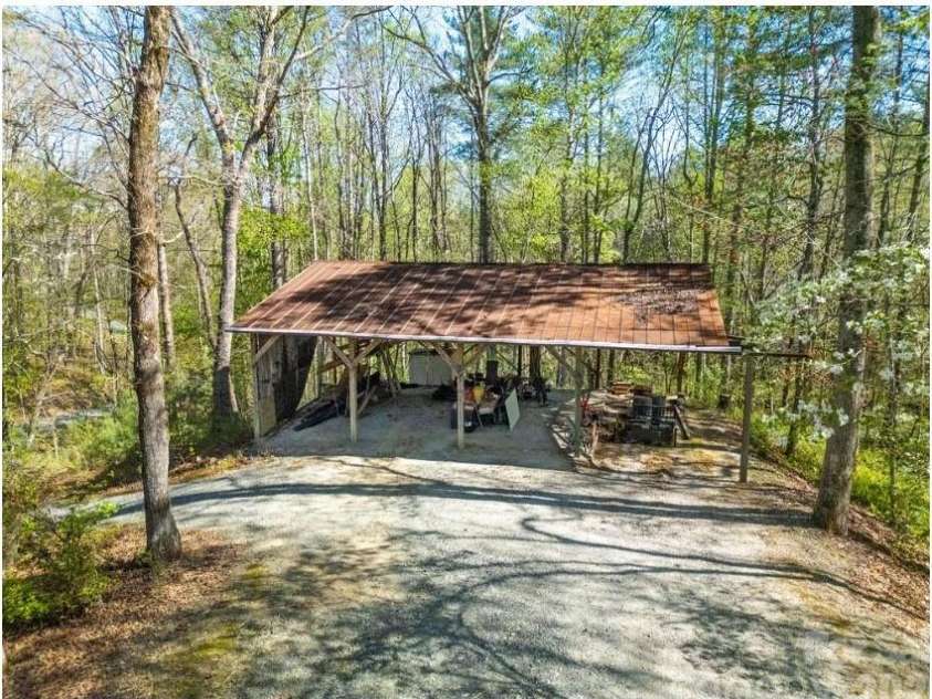 359 Rainbow Lake Drive, Brevard, NC 28712.  MLS# CAR4364404, YatesRealty ID 21110. 