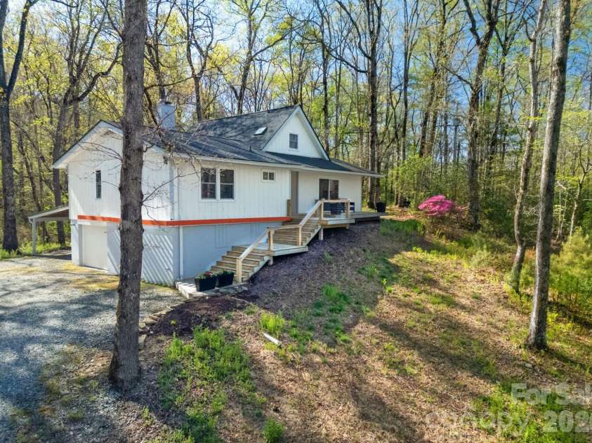 359 Rainbow Lake Drive, Brevard, NC 28712.  MLS# CAR4364404, YatesRealty ID 21110. 