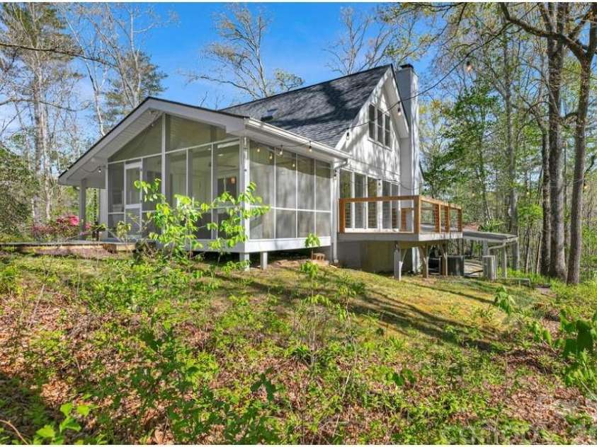 359 Rainbow Lake Drive, Brevard, NC 28712.  MLS# CAR4364404, YatesRealty ID 21110. 