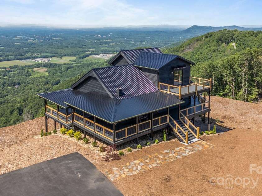 6500 Burkemont Road, Morganton, NC 28655.  MLS# CAR4273645, YatesRealty ID 21110. 