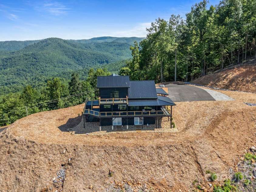 6500 Burkemont Road, Morganton, NC 28655.  MLS# CAR4273645, YatesRealty ID 21110. 
