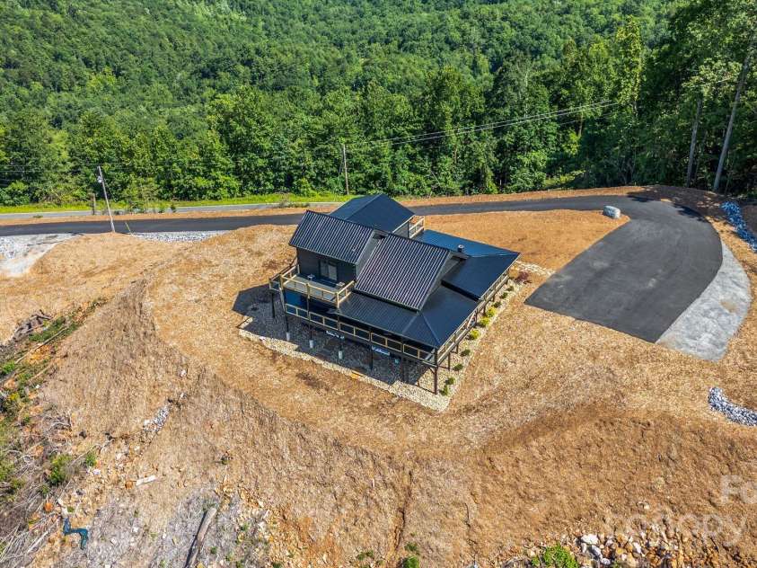 6500 Burkemont Road, Morganton, NC 28655.  MLS# CAR4273645, YatesRealty ID 21110. 