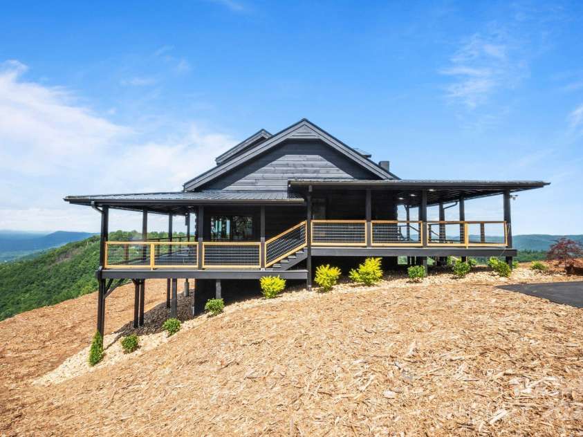 6500 Burkemont Road, Morganton, NC 28655.  MLS# CAR4273645, YatesRealty ID 21110. 