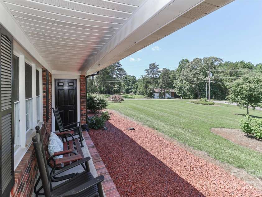 116 Deer Trail Road, Statesville, NC 28677.  MLS# CAR4272587, YatesRealty ID 21111. 