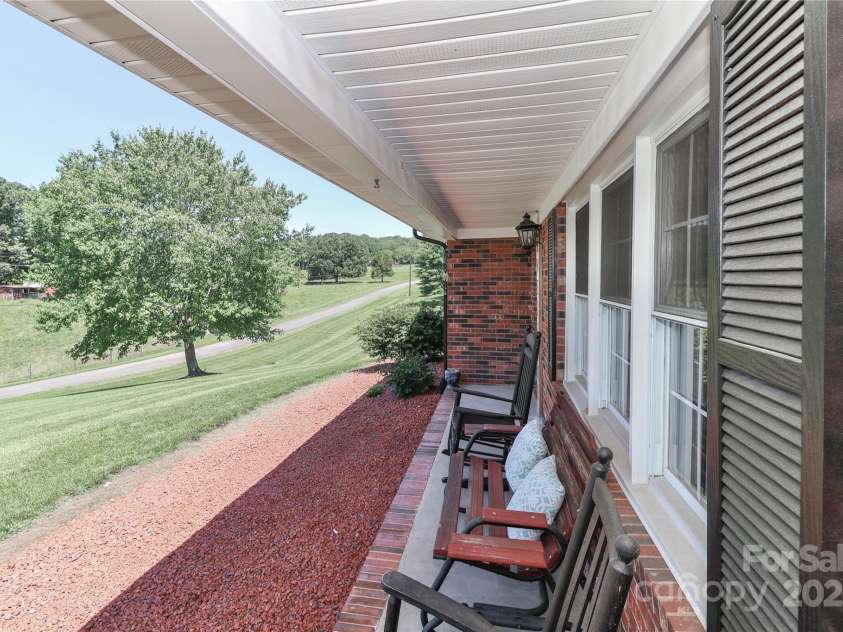 116 Deer Trail Road, Statesville, NC 28677.  MLS# CAR4272587, YatesRealty ID 21111. 