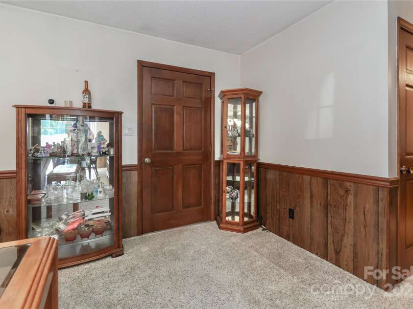 116 Deer Trail Road, Statesville, NC 28677.  MLS# CAR4272587, YatesRealty ID 21111. 