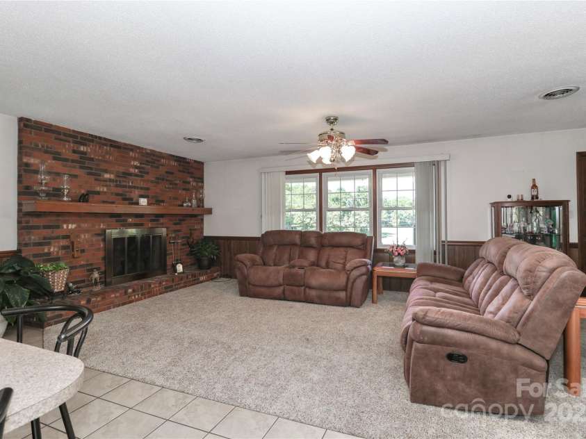 116 Deer Trail Road, Statesville, NC 28677.  MLS# CAR4272587, YatesRealty ID 21111. 