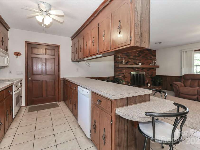 116 Deer Trail Road, Statesville, NC 28677.  MLS# CAR4272587, YatesRealty ID 21111. 