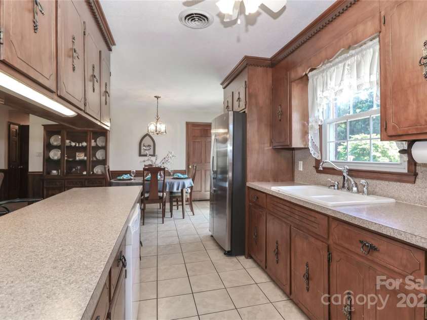 116 Deer Trail Road, Statesville, NC 28677.  MLS# CAR4272587, YatesRealty ID 21111. 