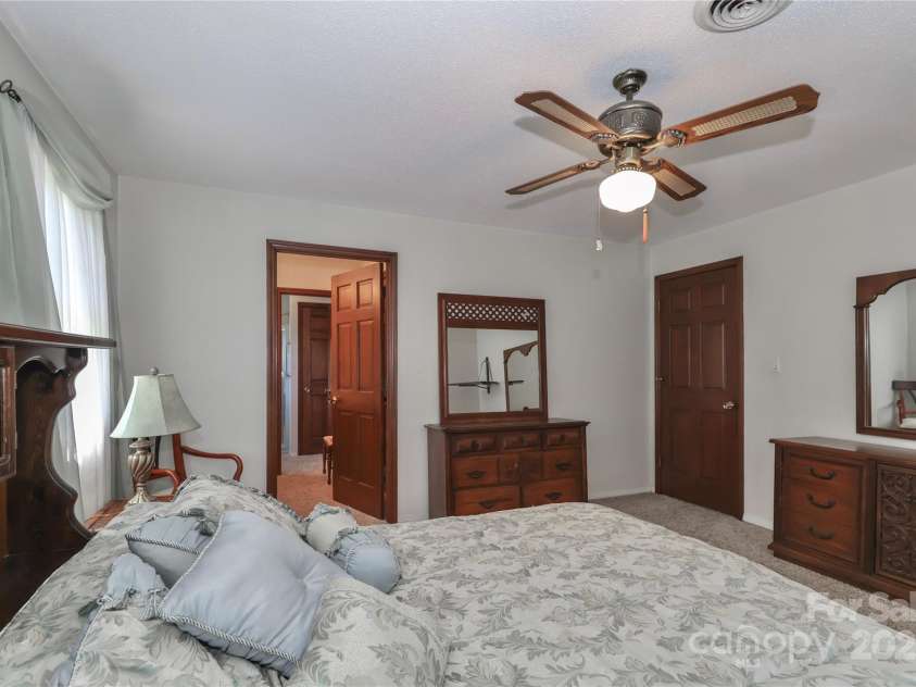 116 Deer Trail Road, Statesville, NC 28677.  MLS# CAR4272587, YatesRealty ID 21111. 