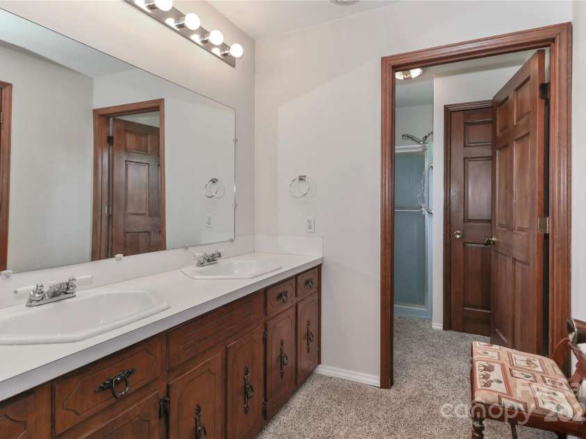 116 Deer Trail Road, Statesville, NC 28677.  MLS# CAR4272587, YatesRealty ID 21111. 