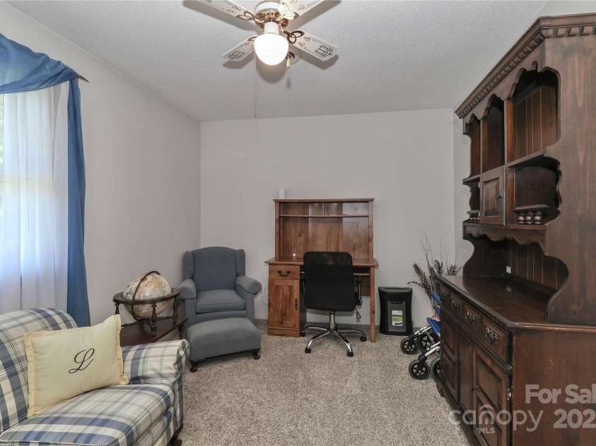 116 Deer Trail Road, Statesville, NC 28677.  MLS# CAR4272587, YatesRealty ID 21111. 