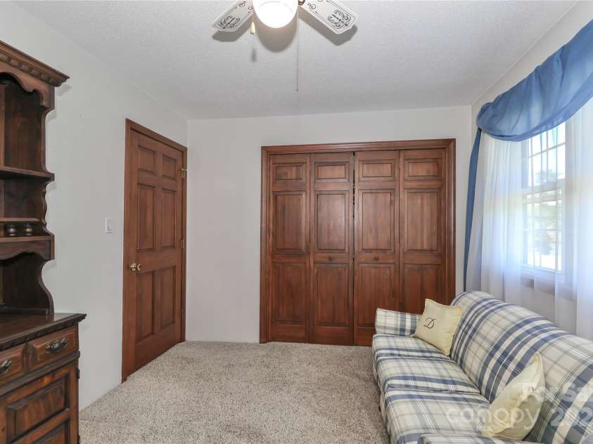 116 Deer Trail Road, Statesville, NC 28677.  MLS# CAR4272587, YatesRealty ID 21111. 