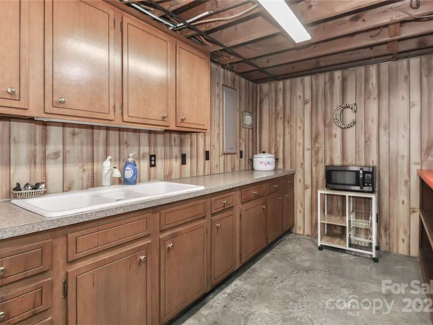 116 Deer Trail Road, Statesville, NC 28677.  MLS# CAR4272587, YatesRealty ID 21111. 