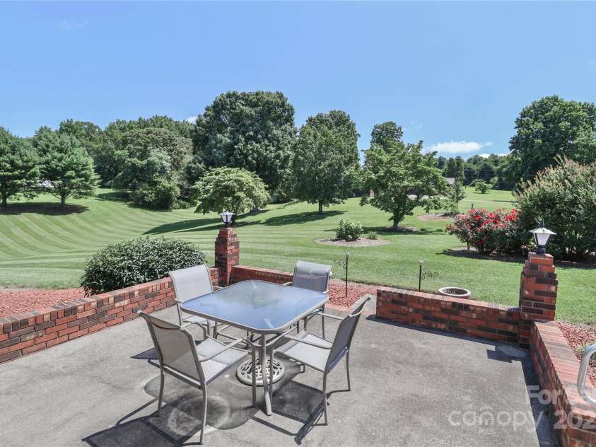 116 Deer Trail Road, Statesville, NC 28677.  MLS# CAR4272587, YatesRealty ID 21111. 