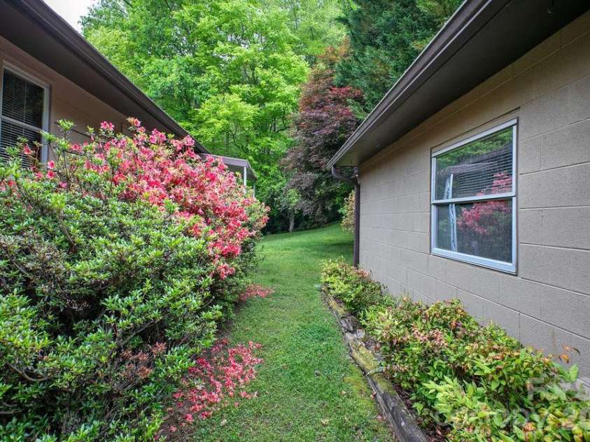 520 Blythe Road, Pisgah Forest, NC 28768.  MLS# CAR4370794, YatesRealty ID 21111. Mudroom Exit to Garage