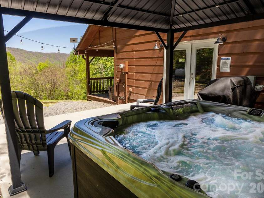 95 Lasso Lane, Waynesville, NC 28785.  MLS# CAR4375234, YatesRealty ID 21112. 