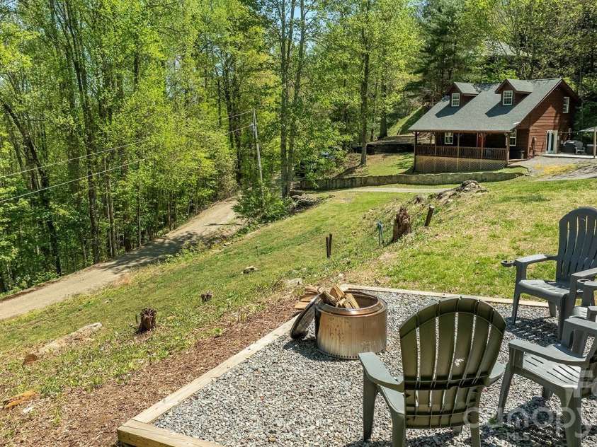 95 Lasso Lane, Waynesville, NC 28785.  MLS# CAR4375234, YatesRealty ID 21112. 