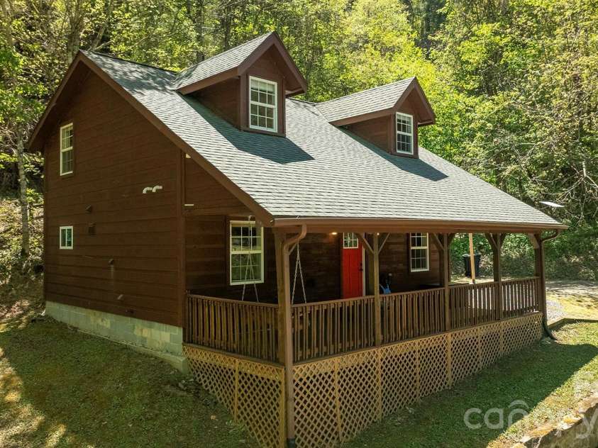 95 Lasso Lane, Waynesville, NC 28785.  MLS# CAR4412726, YatesRealty ID 21112. 