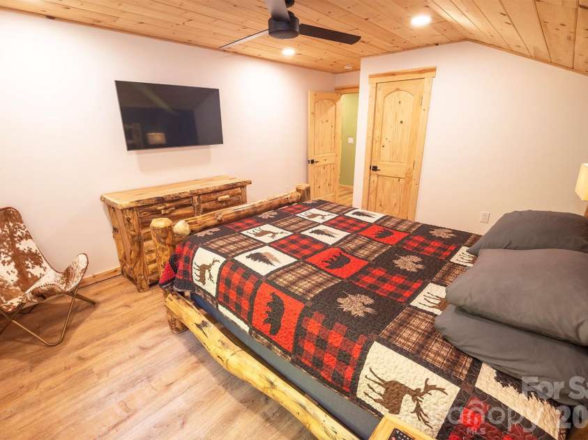 95 Lasso Lane, Waynesville, NC 28785.  MLS# CAR4412726, YatesRealty ID 21112. 