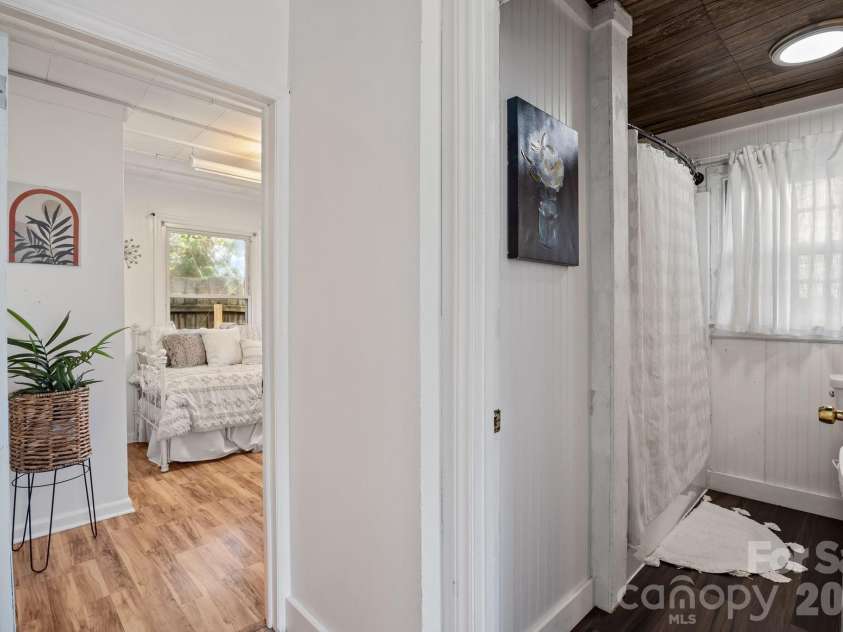 11 Log Cabin Trail, Candler, NC 28715.  MLS# CAR4364864, YatesRealty ID 21113. 