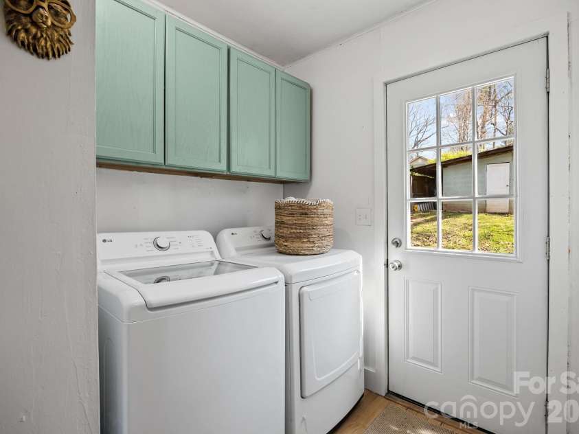 11 Log Cabin Trail, Candler, NC 28715.  MLS# CAR4364864, YatesRealty ID 21113. 