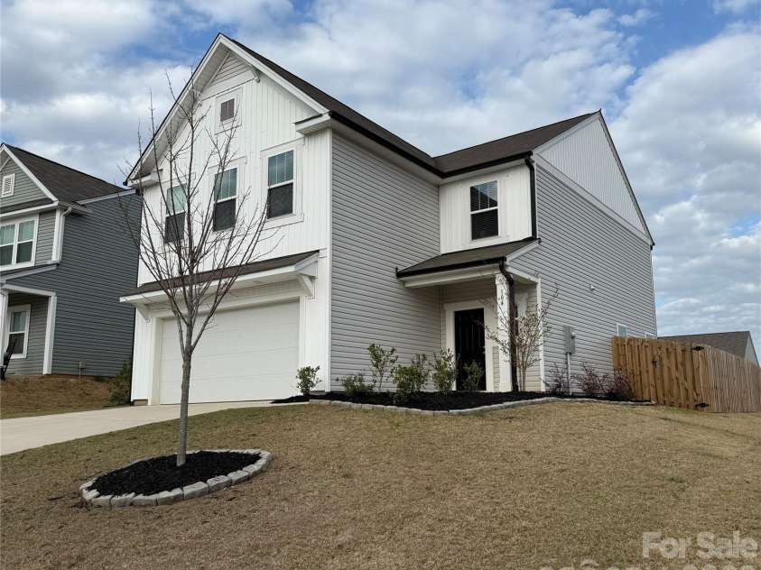 104 Mooring Drive, Statesville, NC 28677.  MLS# CAR4365845, YatesRealty ID 21114. 