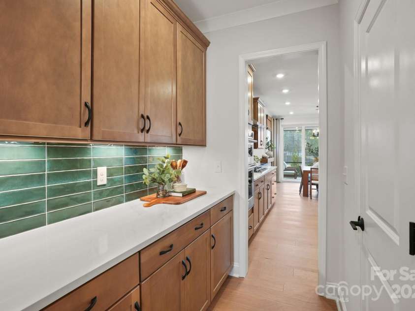 2192 Millennium Drive, Lancaster, SC 29720.  MLS# CAR4273676, YatesRealty ID 21114. Butler's Pantry