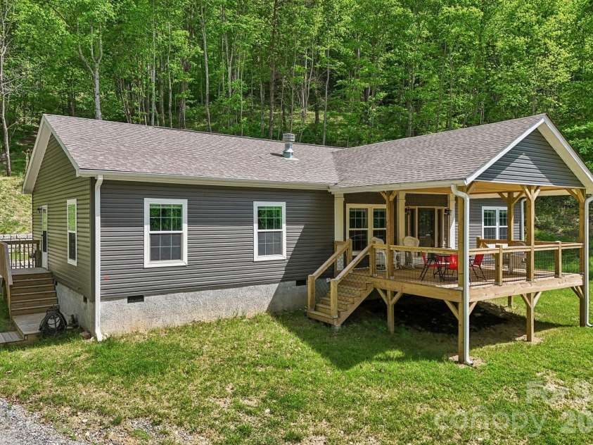 590 Willow Lane, Marshall, NC 28753.  MLS# CAR4317639, YatesRealty ID 21115. 