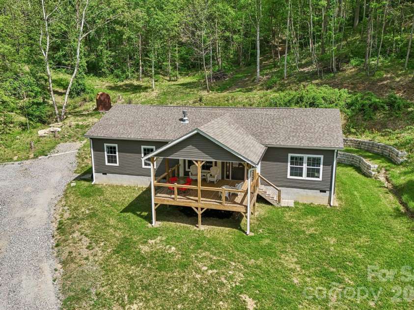 590 Willow Lane, Marshall, NC 28753.  MLS# CAR4317639, YatesRealty ID 21115. 