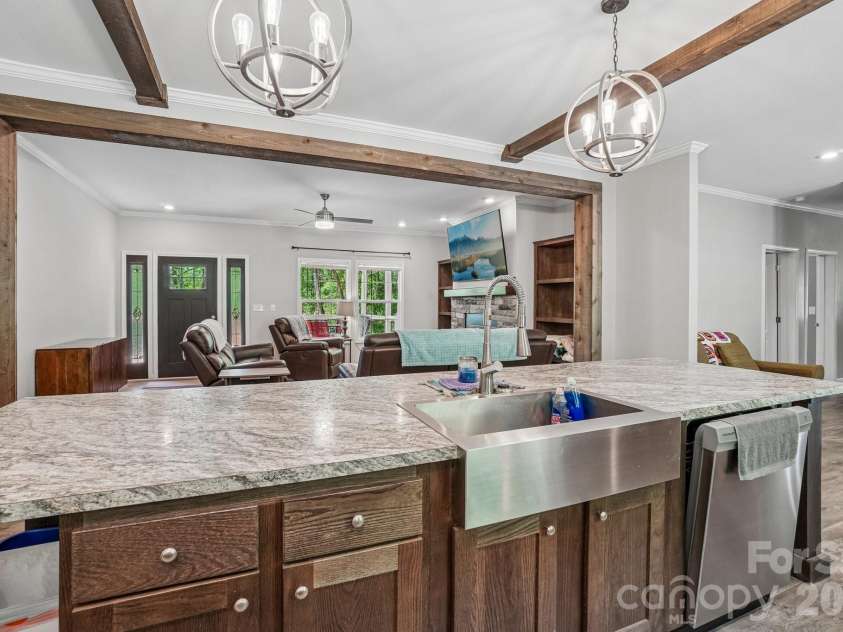 590 Willow Lane, Marshall, NC 28753.  MLS# CAR4317639, YatesRealty ID 21115. 