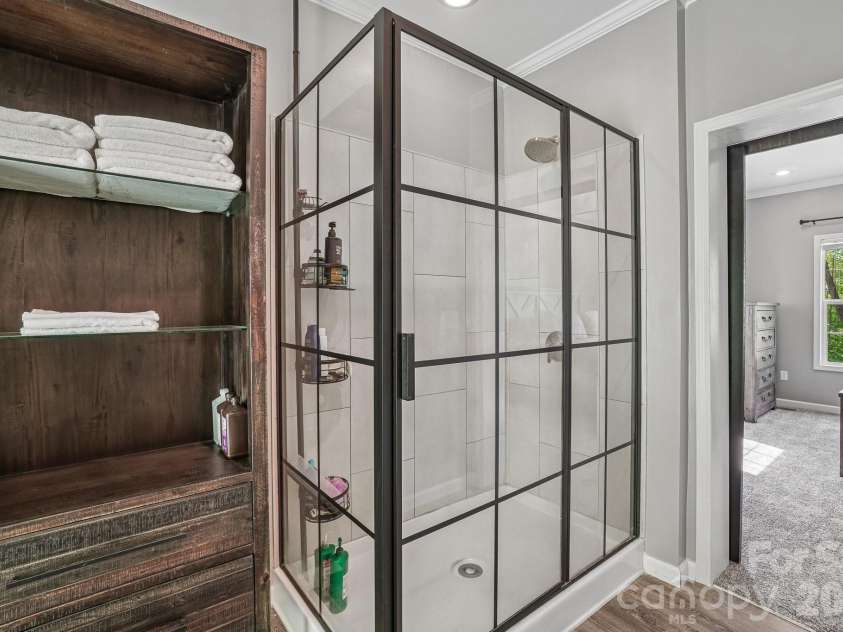 590 Willow Lane, Marshall, NC 28753.  MLS# CAR4317639, YatesRealty ID 21115. 