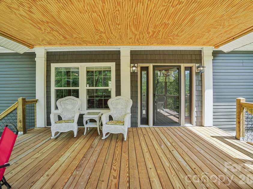 590 Willow Lane, Marshall, NC 28753.  MLS# CAR4317639, YatesRealty ID 21115. 