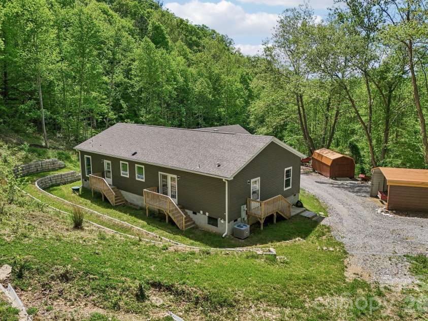 590 Willow Lane, Marshall, NC 28753.  MLS# CAR4317639, YatesRealty ID 21115. 